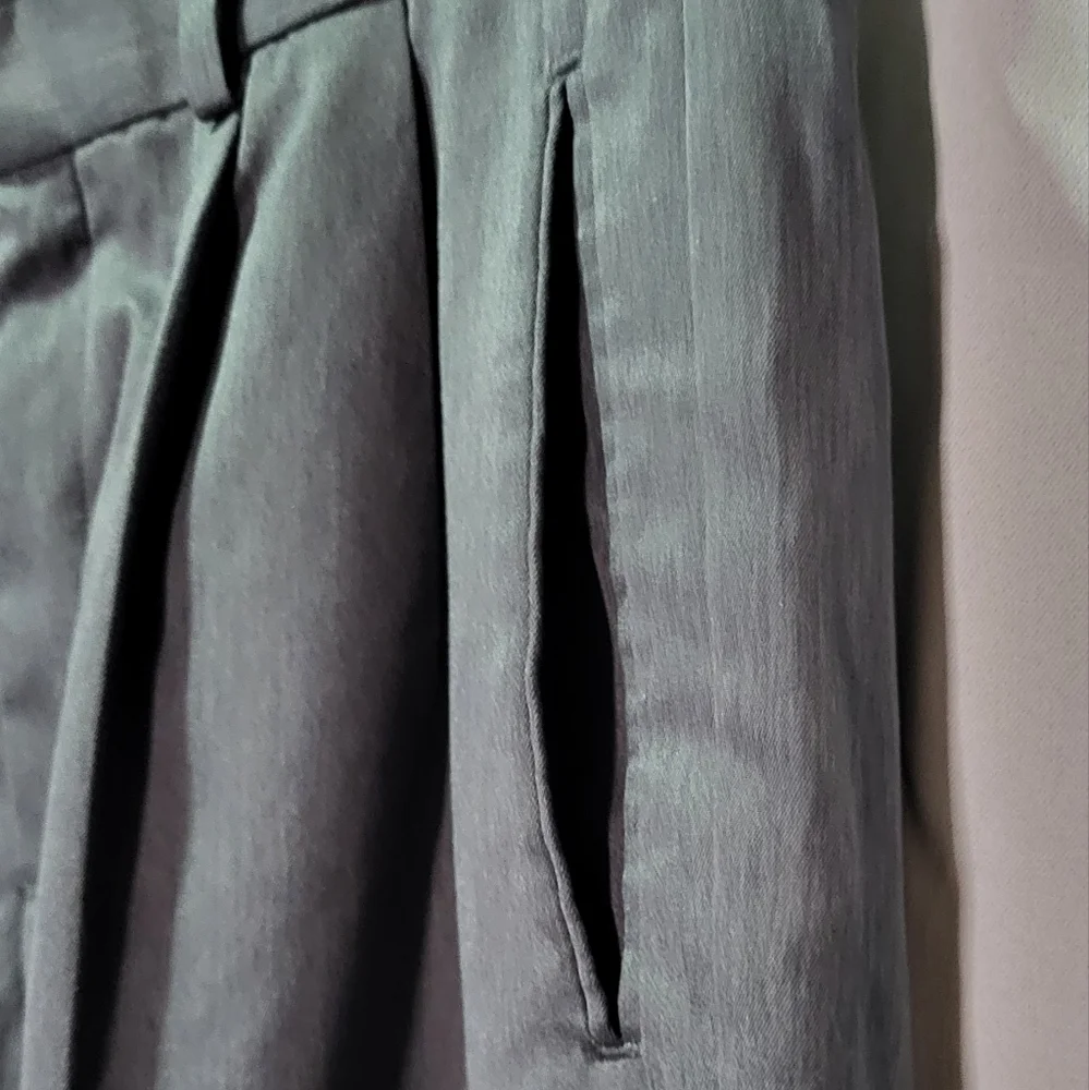 Dockers Premium Men's Gray Pleated Cuffed Dress Pants Size 36X29 - Picture 7 of 12